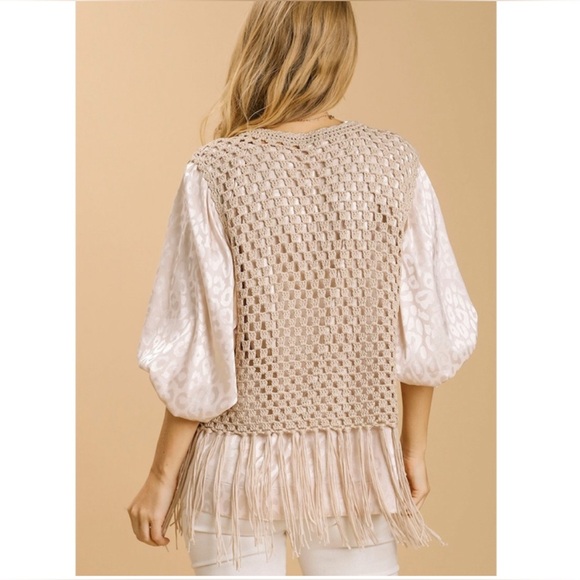 NWT Umgee V-Neck “Celeste” Color Block Taupe Button Detail Crochet Vest Sz Small - Picture 11 of 14